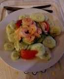 Palta rellena con camarones al ajillo