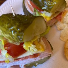 A picture of Pickle lovers sandwich.