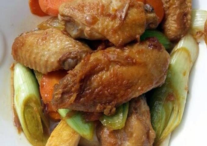 Steps to Make Homemade Chicken Wings With Carrot And Leek