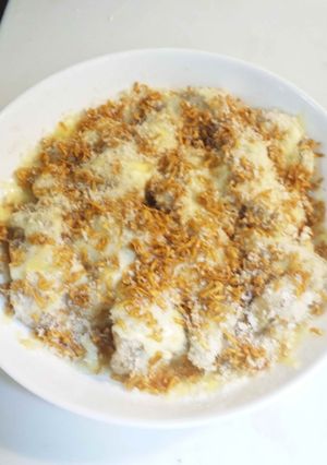 A picture of Baked Chicken Breast and Chicken Ramen with Mayonnaise.