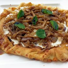 A picture of Carmelized Onion Biscuit.
