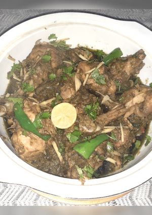 A picture of Green chicken Kardahi.