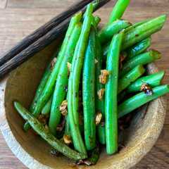 Una foto de Salt and Pepper Green Bean