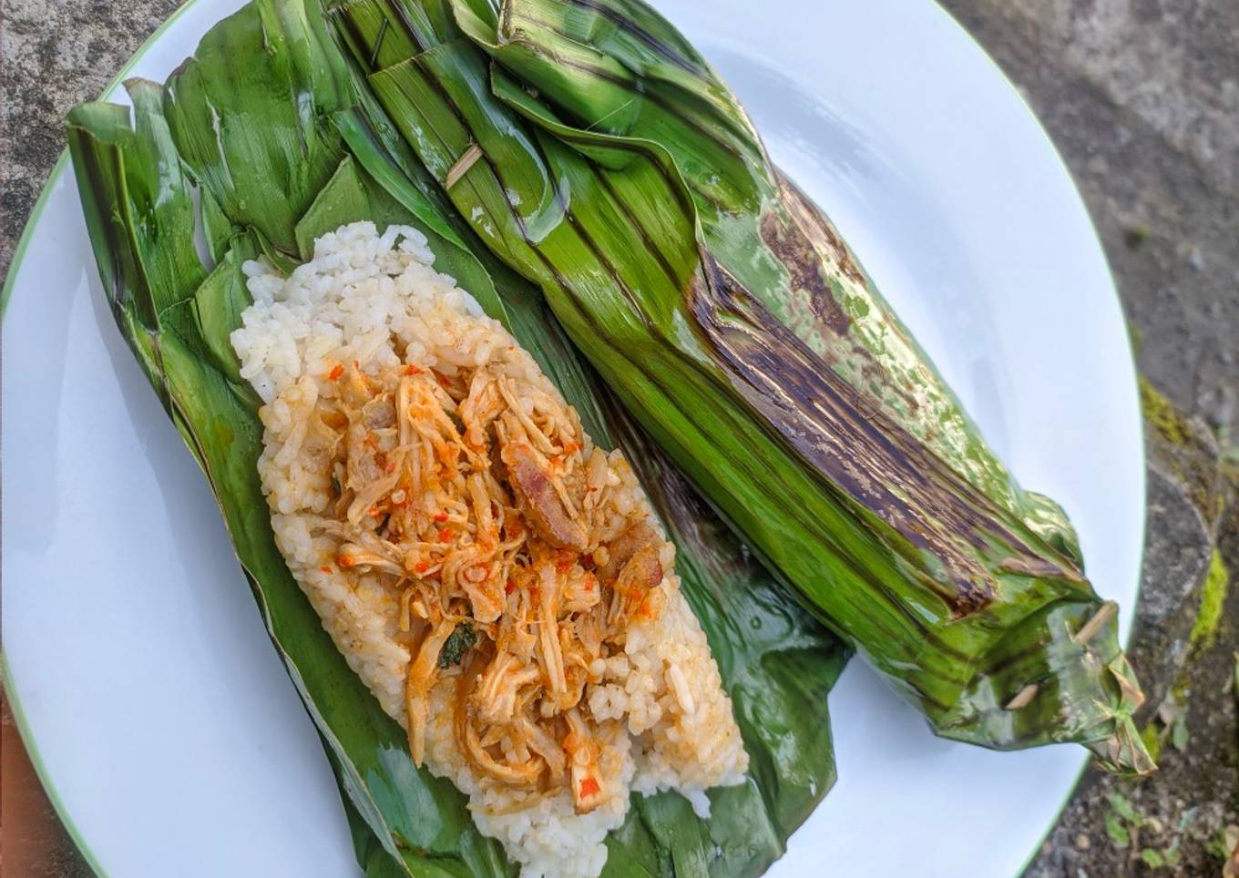 Nasi Bakar Ayam Suwir Kemangi