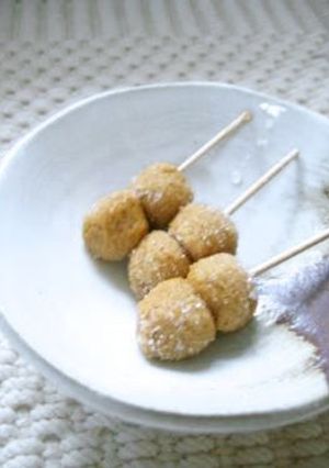 A picture of Tiny Kinako (Roasted Soy Powder) Dumplings.