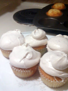 A picture of Easy whipped strawberry frosting.