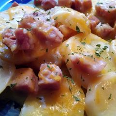 A picture of Crock pot Au Gratin Potatoes and Ham.