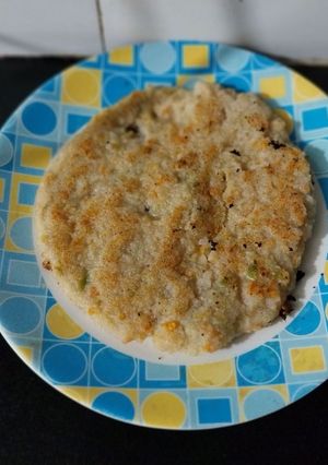 A picture of Red poha and Semolina uttapa.