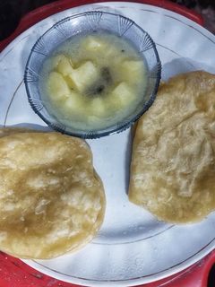 লুচি সাদা আলুর তরকারি (luchi sada aloor tarkari recipe in Bengali) রেসিপির প্রধান ছবি