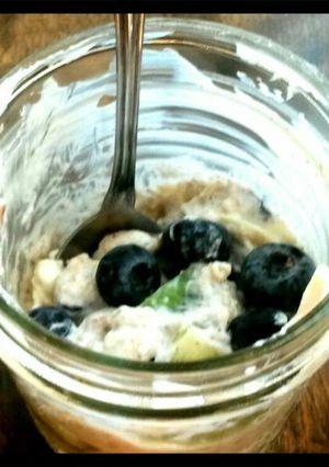 A picture of Overnight Oatmeal Jars.