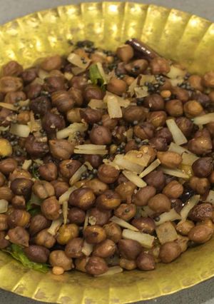 A picture of Kadala/Black Chickpeas Sundal.