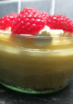 A picture of Free From Lemon & Raspberry Tart.