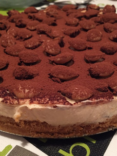 Una foto de Cheesecake de turrón - tarta de Navidad