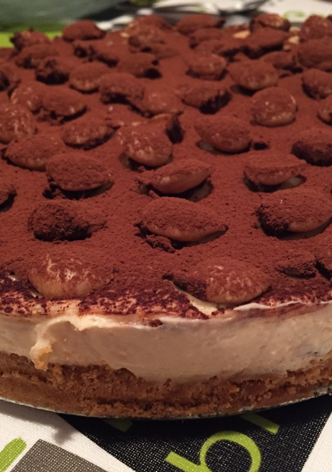 Una foto de Cheesecake de turrón - tarta de Navidad