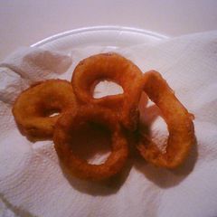 A picture of Beer Battered Onion Rings.