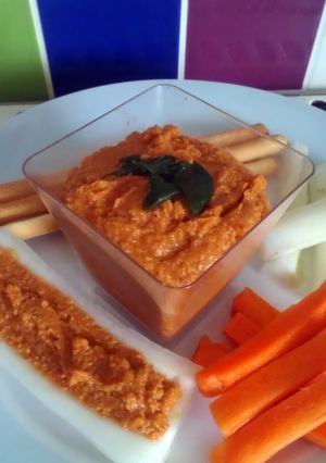A picture of Vickys Red Pepper Houmous, Tahini-Free, GF DF EF SF NF.