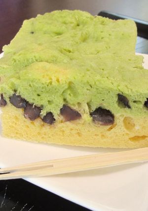 A picture of Two-Colored Matcha Adzuki Bean Steamed Cake made with a Hand Mixer.