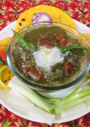 A picture of Traditional Punjabi Sarson Ka Saag-Makki Ki Roti.