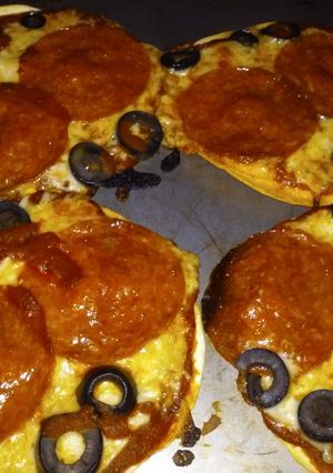 A picture of Cookie's Thin Crust Tortilla Pepperoni & Cheese Pizza.