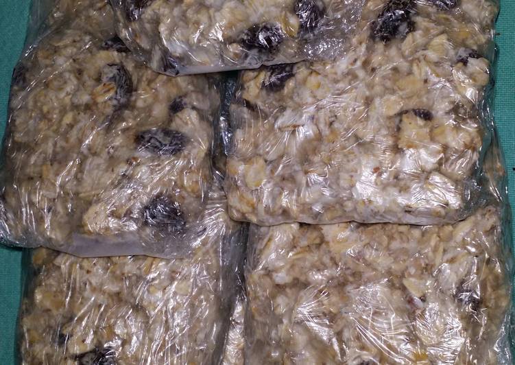 Raisin oat bars Raisin oat bars