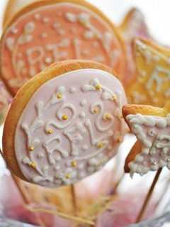 A picture of Cookie Bouquet Icing.