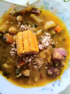 Una foto de Potaje de verduras, con fisquito gofio