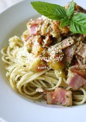 A picture of Bacon & Tomato Genovese Pasta.