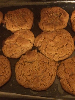 A picture of No Flour Low Sugar Peanut Butter Cookies.