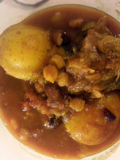 A picture of Persian aabgosht (beef stew).