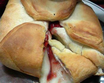 Easy Recipe bread wrapped brie Savory Delicious