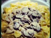 A picture of alfredo sauce