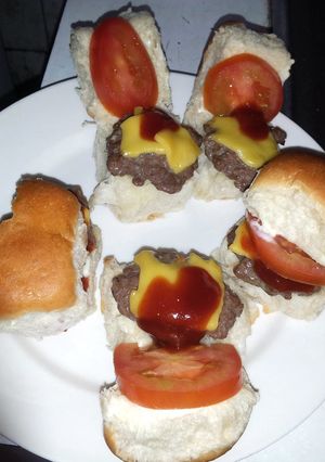 A picture of Mini burgers.