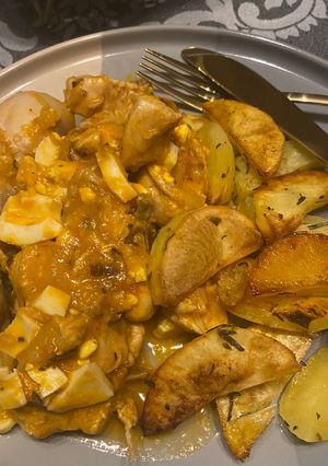 Foto principal de Pollo en Salsa con Patatas al Horno con Mantequilla y Estragón