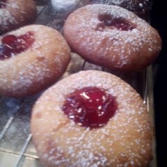 A picture of Sunshine's homemade doughnuts / chocolate glaze.