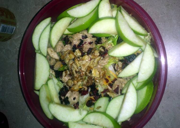 How to Make Super Quick Homemade Apple pecan chicken salad