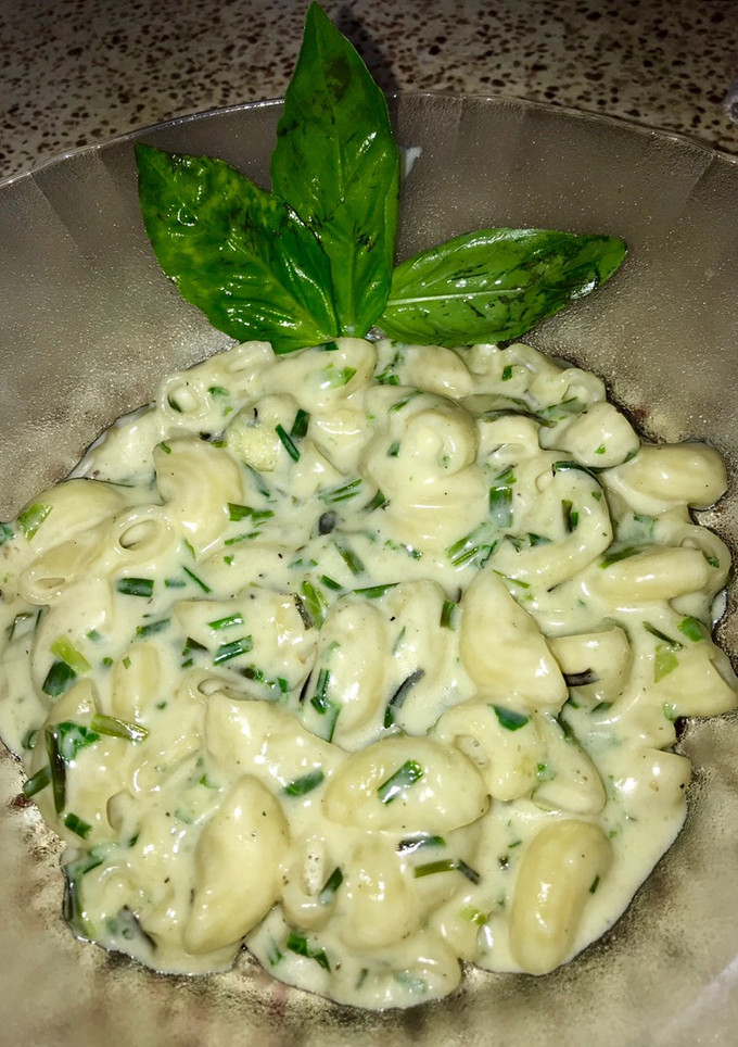 Una foto de Coditos con crema de ciboulette