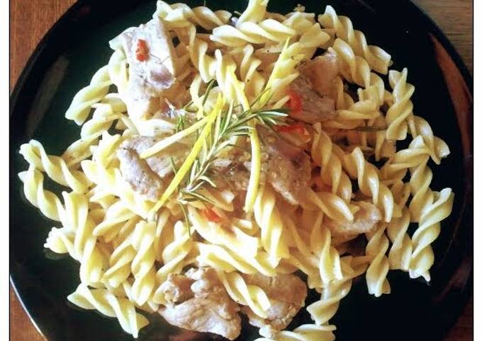 Recipe of Quick «Pasta &amp; pork chops with rosemary &amp; lemon rind»