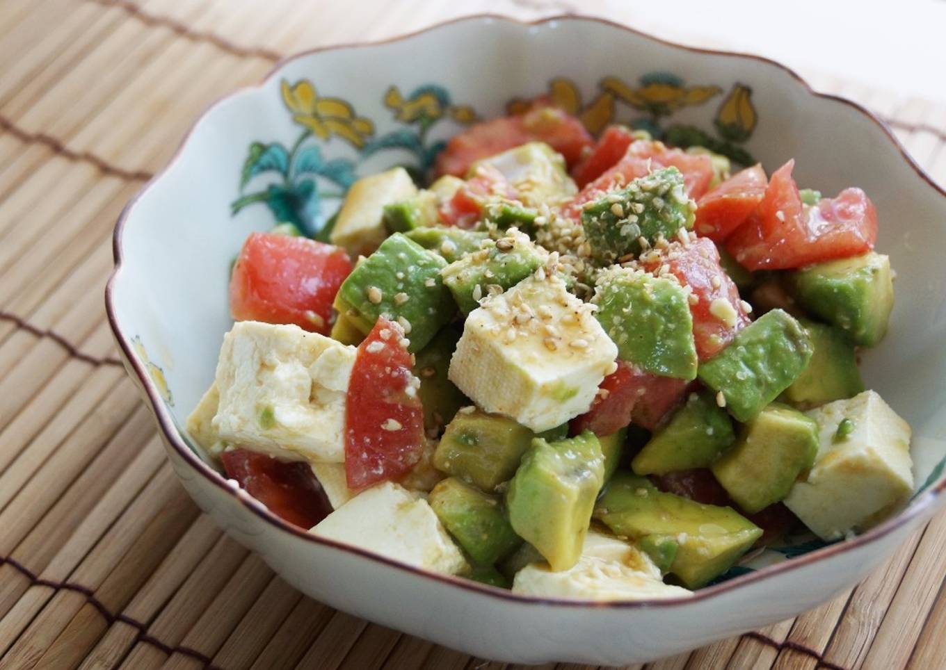 Tofu, avocado and tomato salad