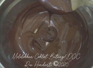 Foto resep Tips Mencairkan/ Melelehkan/ Tim DCC/ Coklat Batang