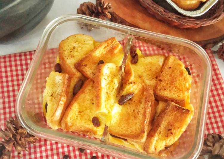Langkah Mudah untuk Menyiapkan Bread Pudding Super Yummy yang Enak
