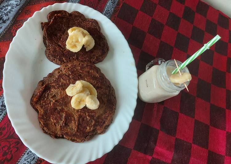 Banana pan cake with banana shake