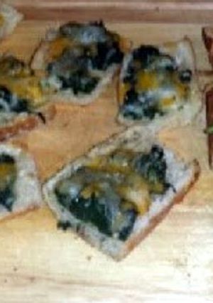 A picture of Spinach Cheesy Garlic Bread.