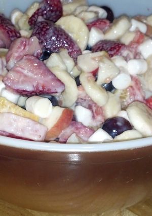 A picture of Nana's Easy Fruit Salad.
