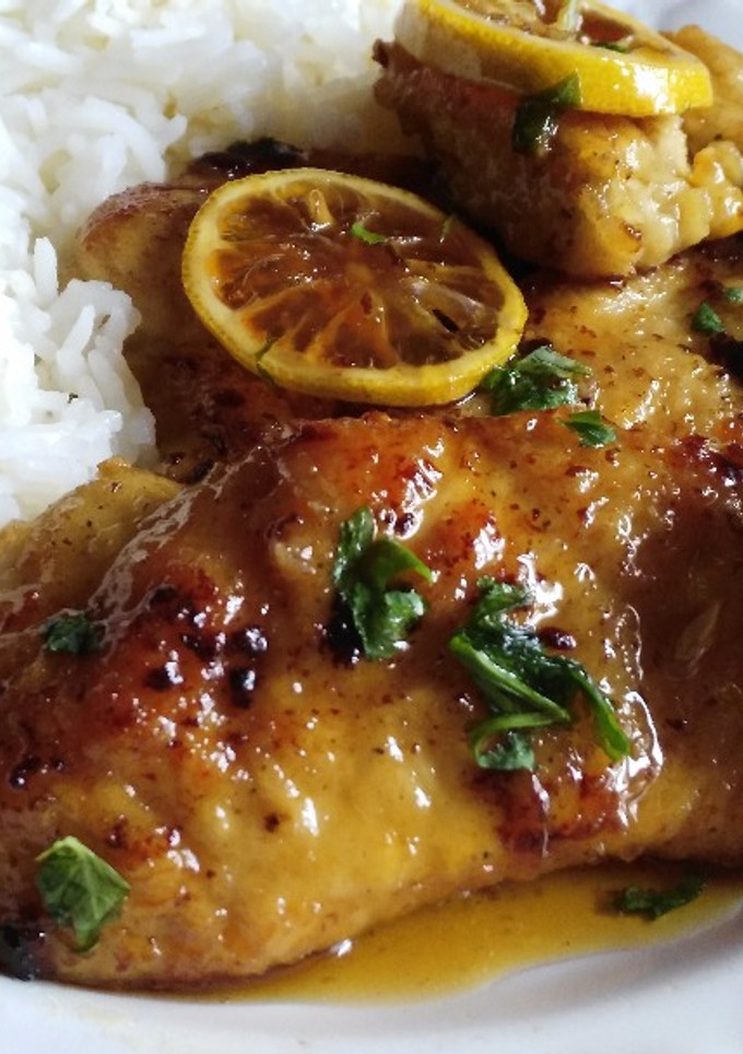 Una foto de Pollo con limón caramelizado en miel