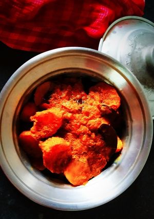 স্পাইসি দম আলু (spicy dum aloo recipe in bengali) রেসিপির প্রধান ছবি