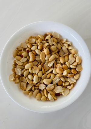 A picture of Air fried roasted peanuts.