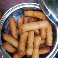 A picture of Spring rolls.