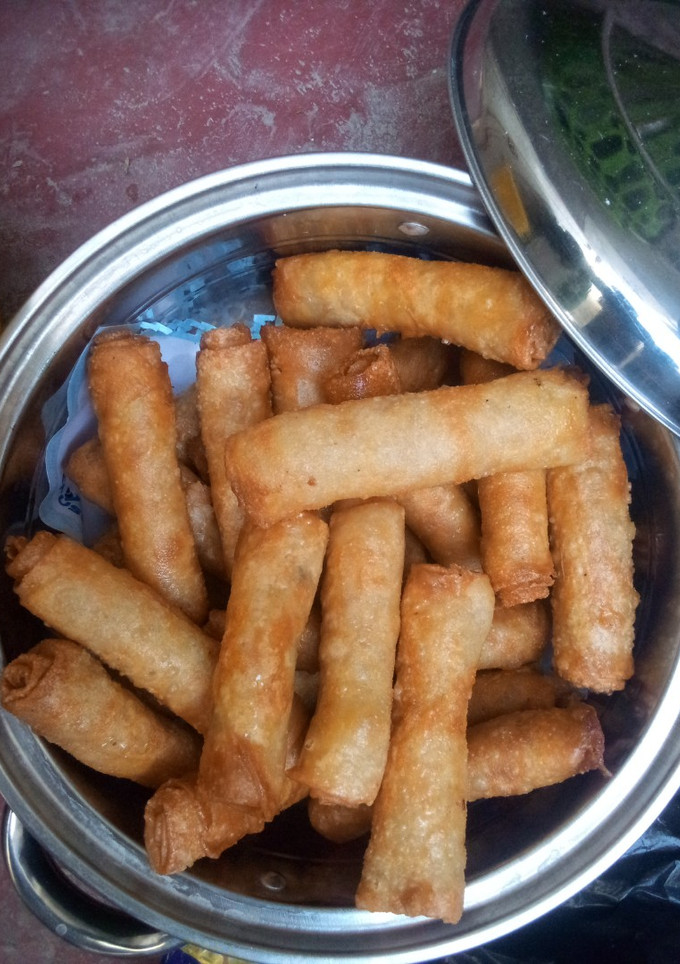 A picture of Spring rolls.