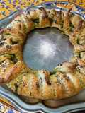 Couronne feuilletée au pesto, gouda et coriandre