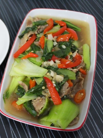 Langkah Gampang Menyiapkan Resep Tumis Pakcoy Slice Beef Anti Ribet, Lezat Sekali